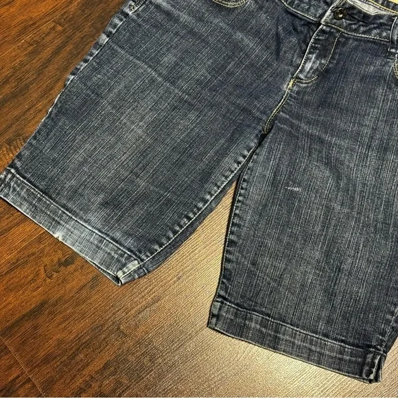 Chip & Pepper Production Y2K vintage Mid Rise Denim Shorts 9/10 - Picture 3 of 12